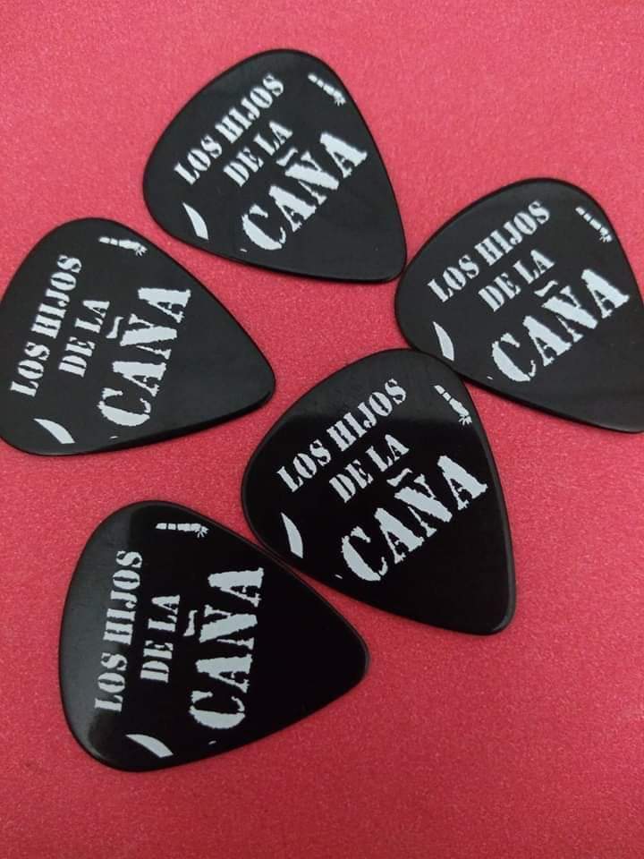 U&ntilde;as<br/>Guitar Picks